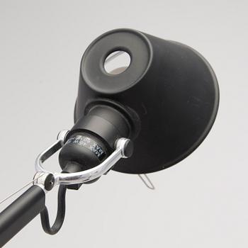 PÖYTÄVALAISINPARI, "Tolomeo, micro", Michele De Lucchi ja Giancarlo Fassina, Artemide, Italia.