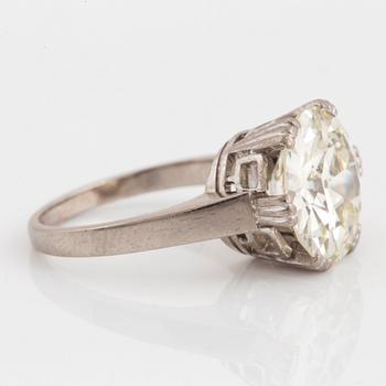 An 18K white gold ring set with an old-cut diamond 4.55 cts according to engraving.