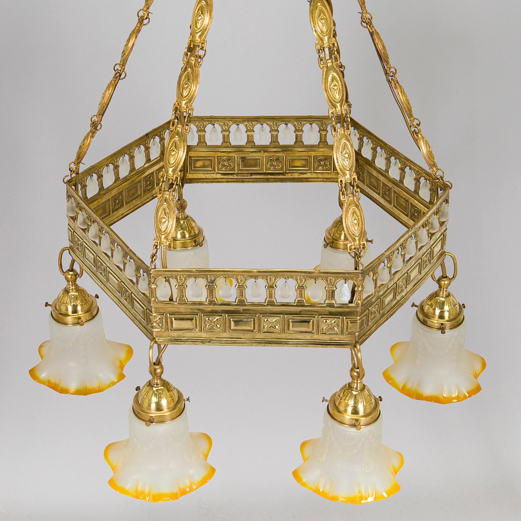 Kattokruunu, 1900-luvun alku.