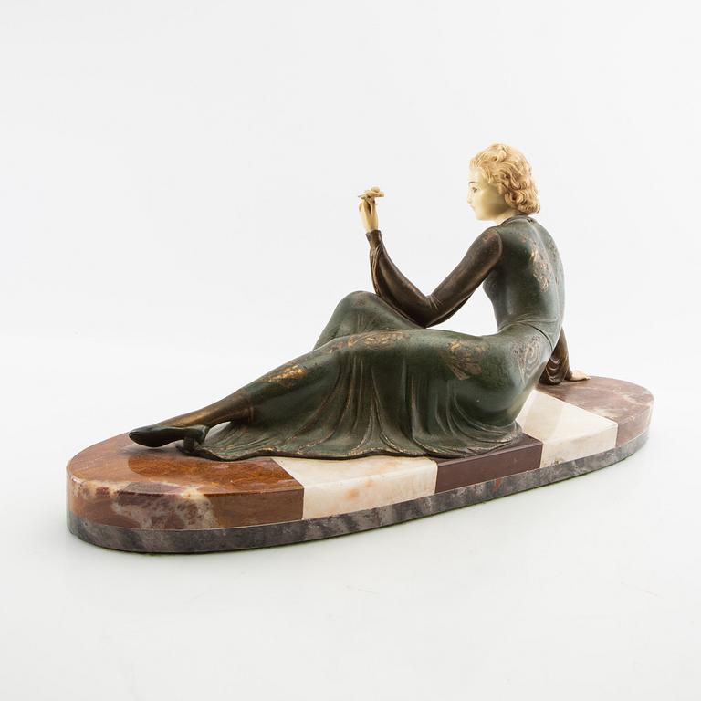 Figurine Art Deco early 20th century.