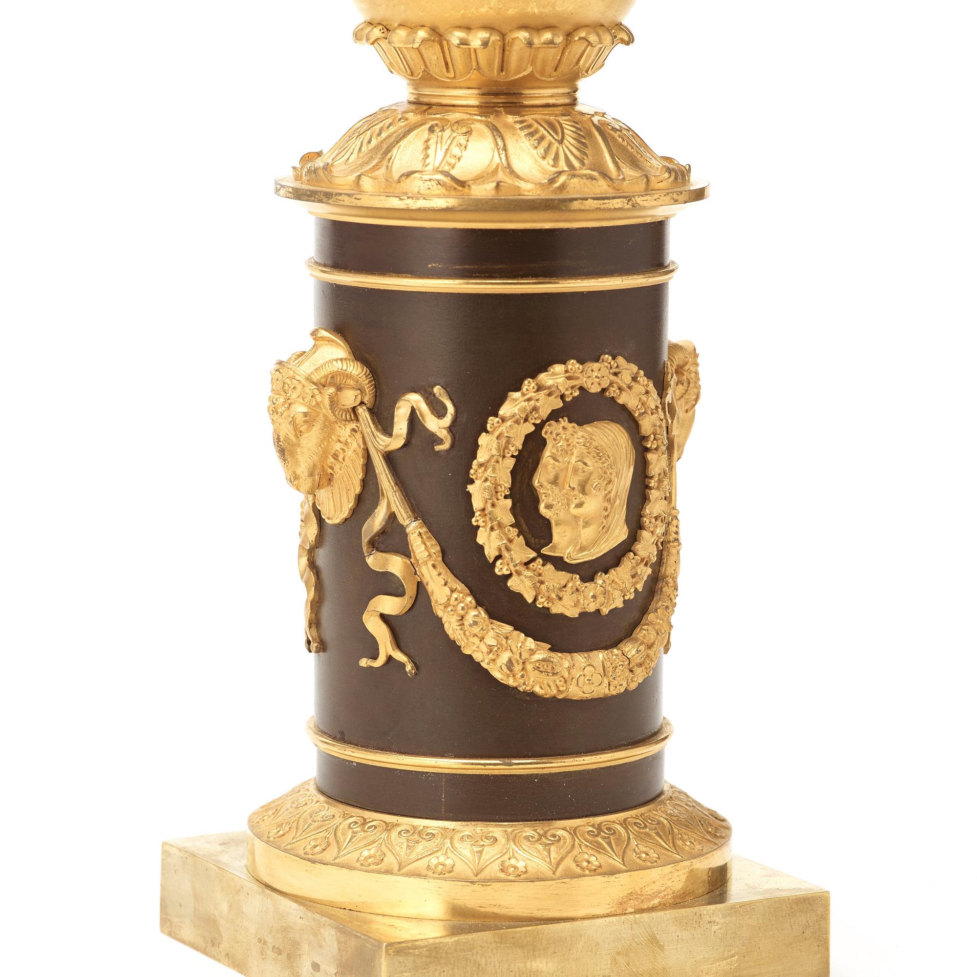 KANDELABRAR, för sex ljus, ett par, av Chibout, Parisarbeten, omkring år 1820.