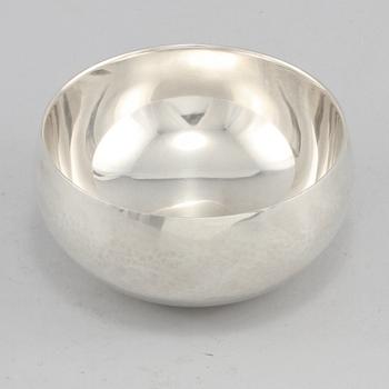 SKÅl, silver, Tapio Wirkkala, Finland, 1976. Vikt 454 g.