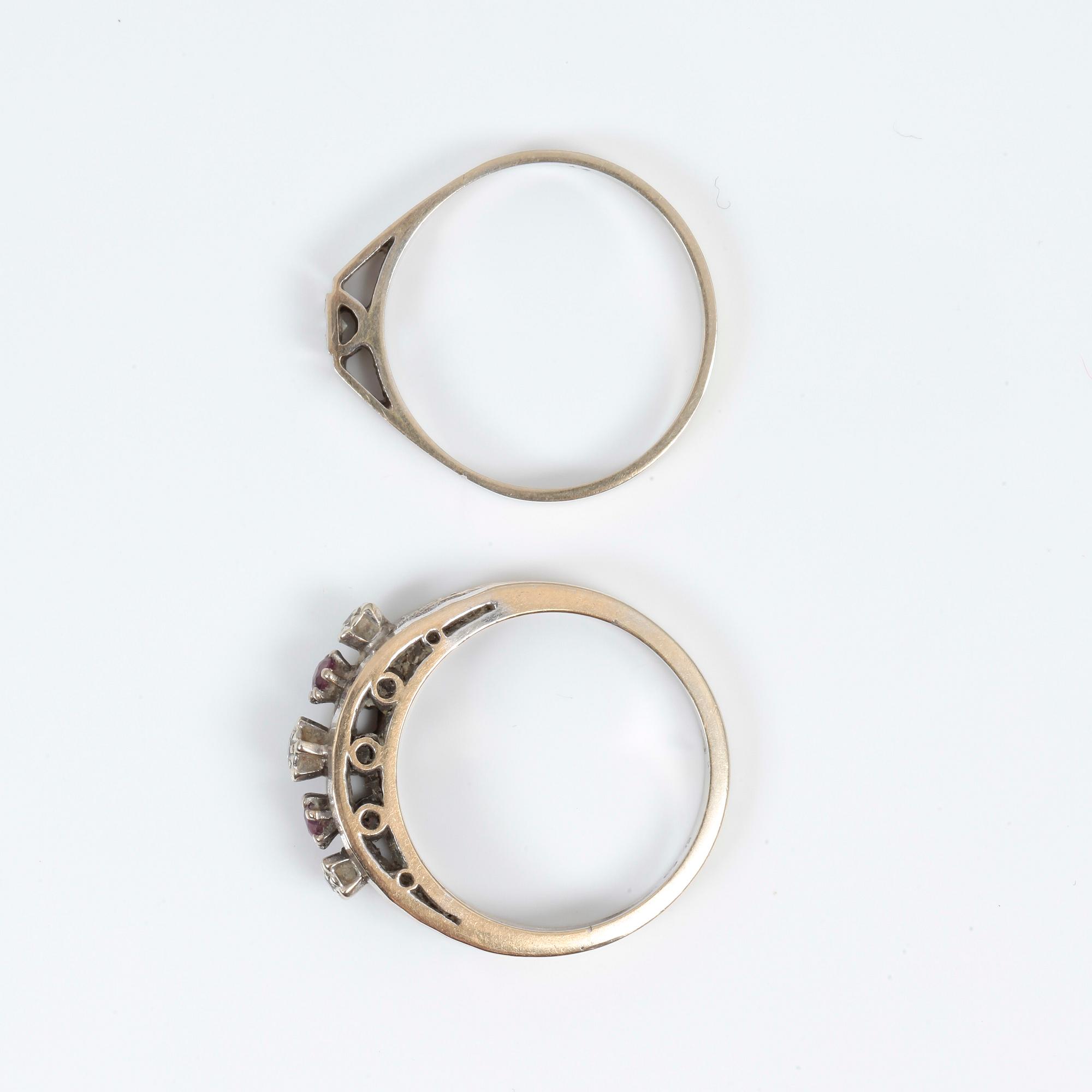 RINGAR, 2 st, 18k guld med diamanter och rubiner. Vikt 6 gram.
