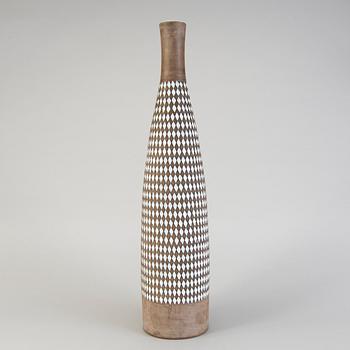 INGRID ATTERBERG, golvvas, lergods, "Pepita", tillverkad 1954-57.
