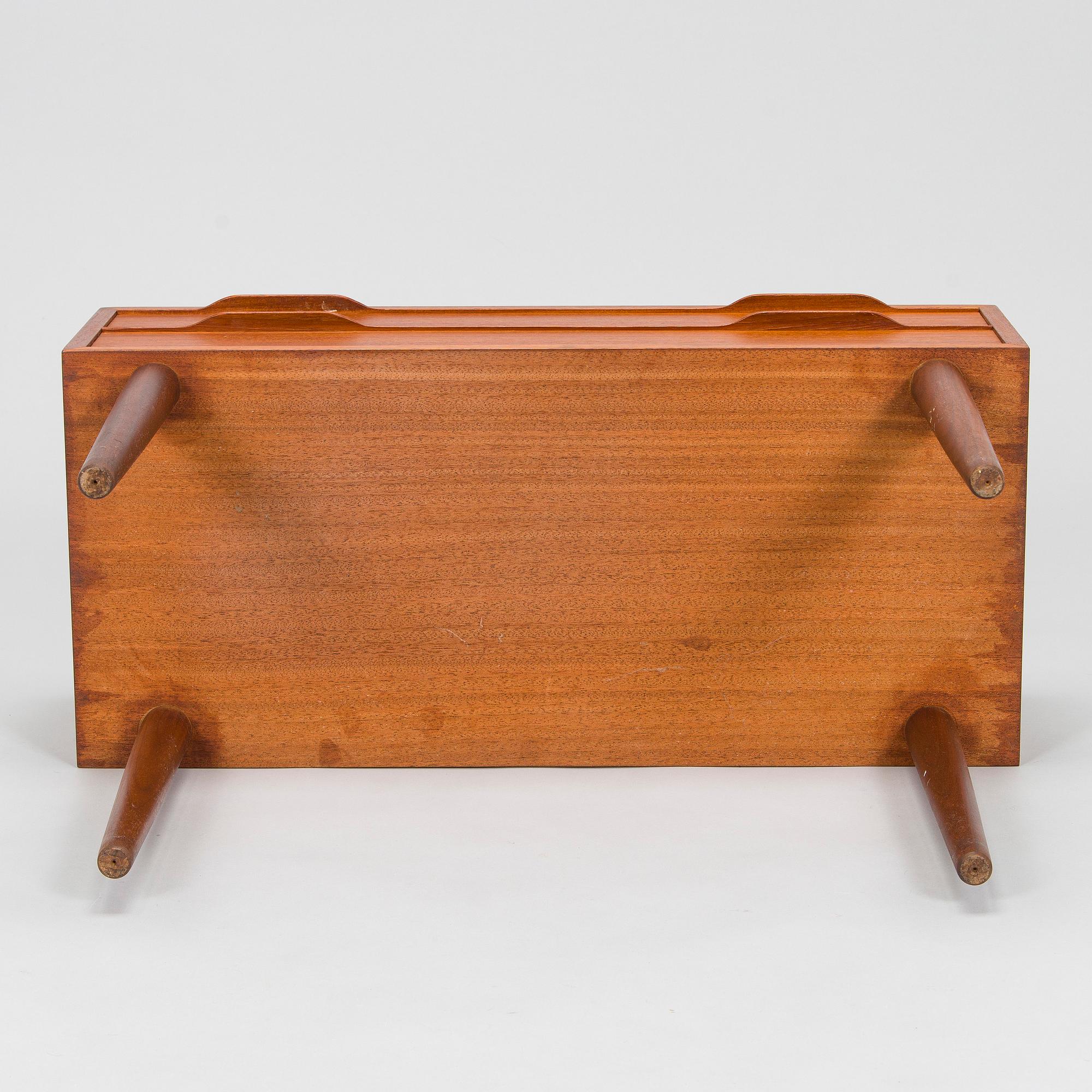 Byrå, teak, Danmark, 1900-talets mitt.