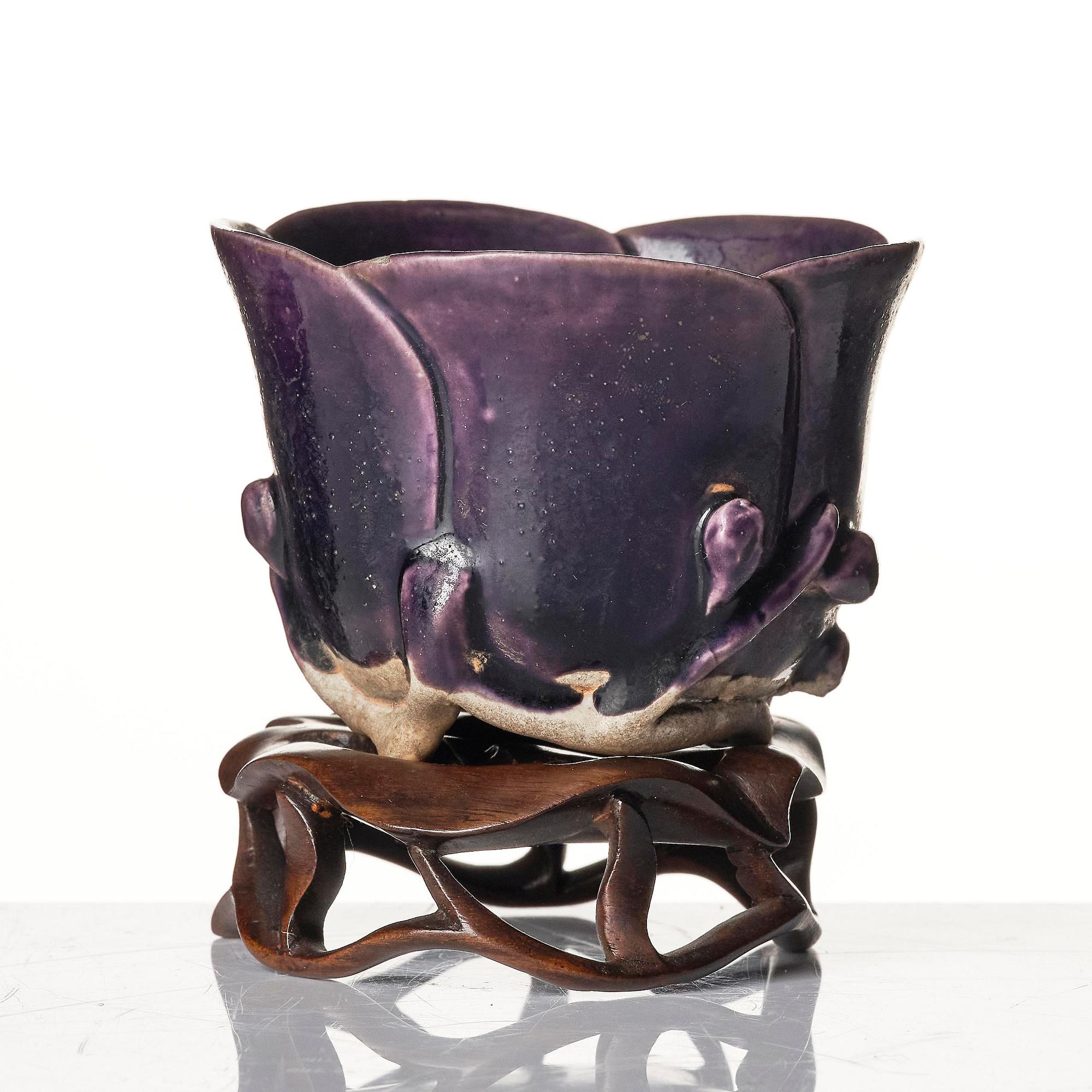 Lotuskopp, biskviporslin. Qing dynasty, Kangxi (1662-1722).