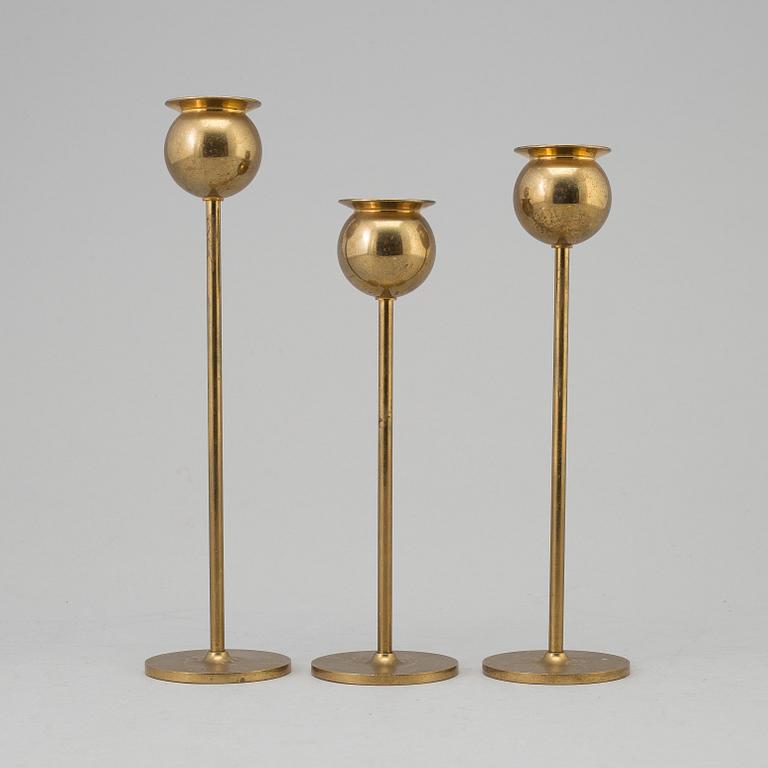 PIERRE FORSELL, ljusstakar, 3 st, mässing, "Tulpan", Skultuna Bruk.