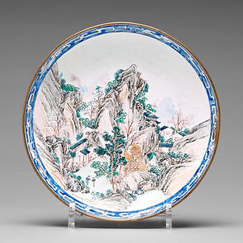 725. An enamelled dish, Qing dynasty, 18th Century.