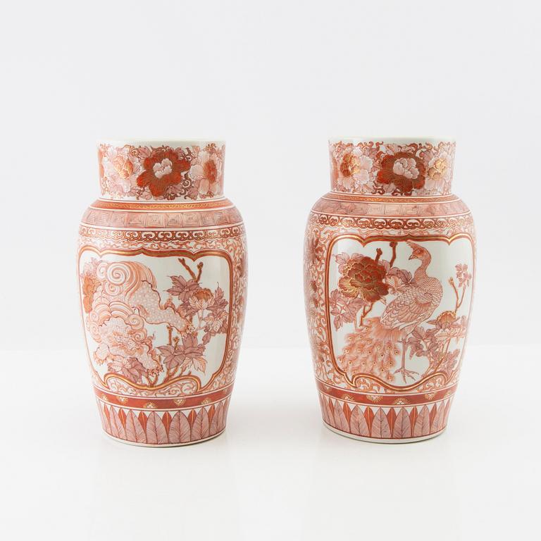 Vases, a pair, Japan, first half of the 20th century.