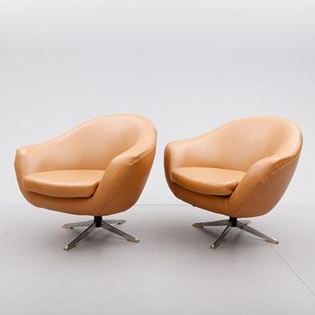 SNURRFÅTÖLJER, 1 par, 1960-/70-tal.