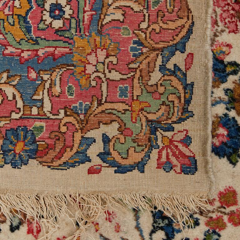 MATTA, Kirman, old, cm 328 x 212 m.