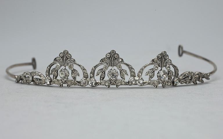 DIADEM, 5st, silver och stenar, bla Michelsen, Stockholm, 1950/60-tal. Totalvikt 78,2g.