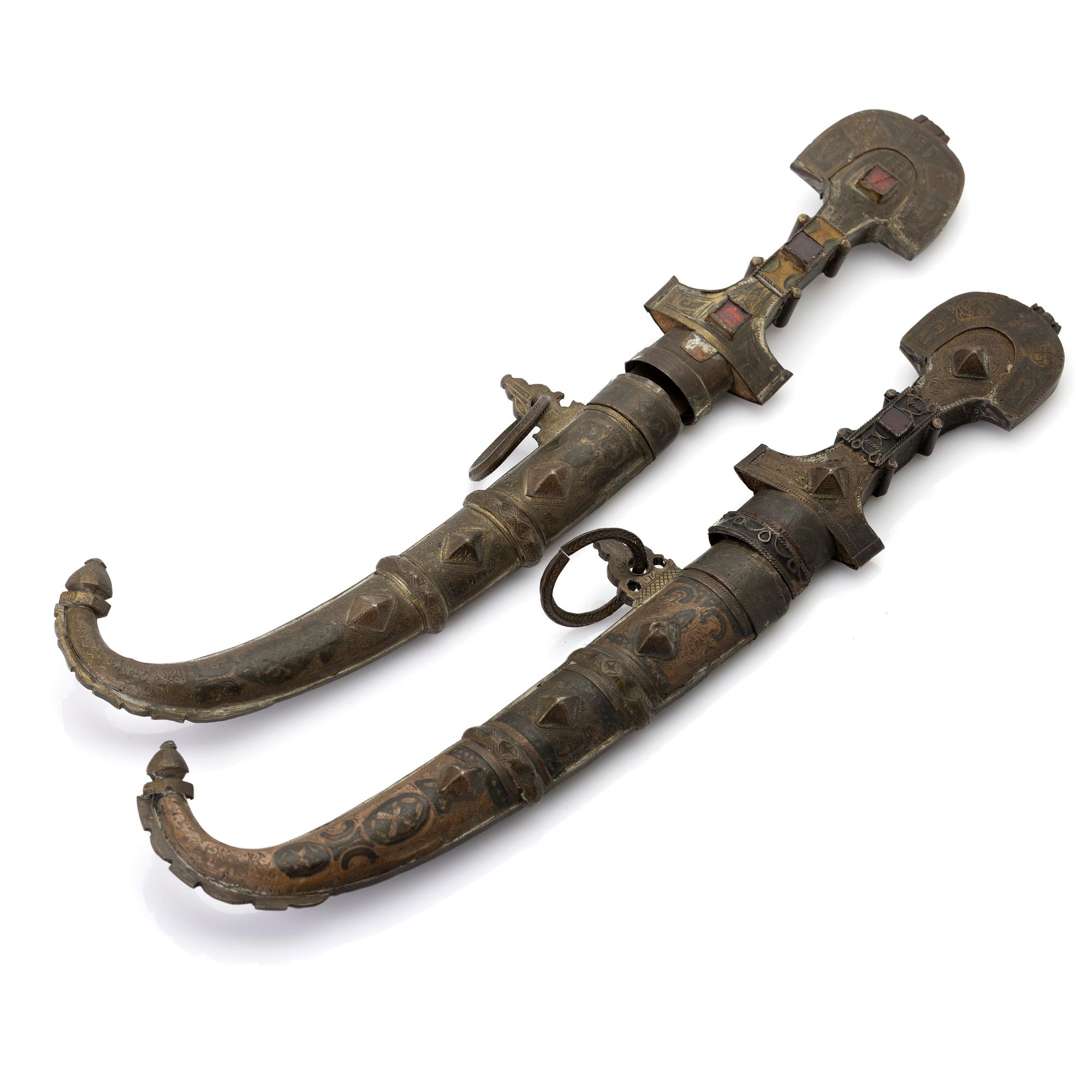 Two oriental daggers, 19th century.