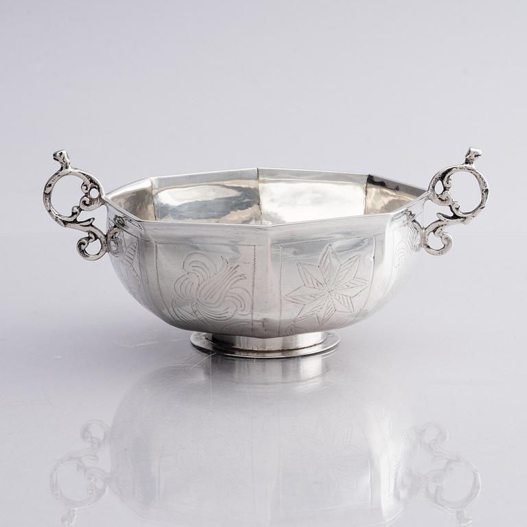 Hans Wiggman, brännvinsskål, silver, Kalmar 1750. Senbarock.