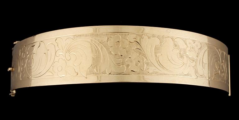 ARMRING, guld 18k, Guldvaruhuset AB, Stockholm 1964. Vikt ca 12,5 gram.