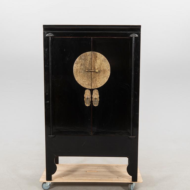 Cabinet, modern Chinese manufacture.