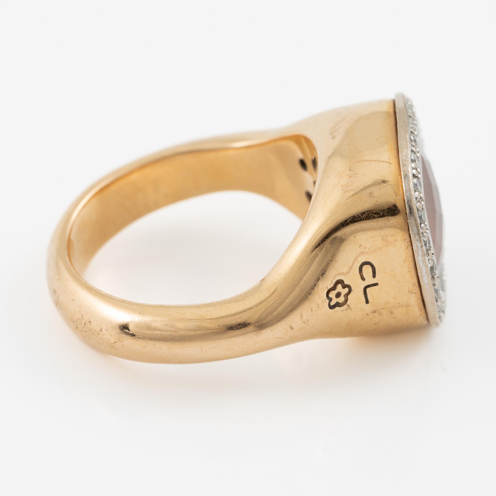 Charlotte Lynggaard, Ole Lynggaard, ring, "Cushion" 18K guld med rosatonad sten och briljantslipade diamanter.
