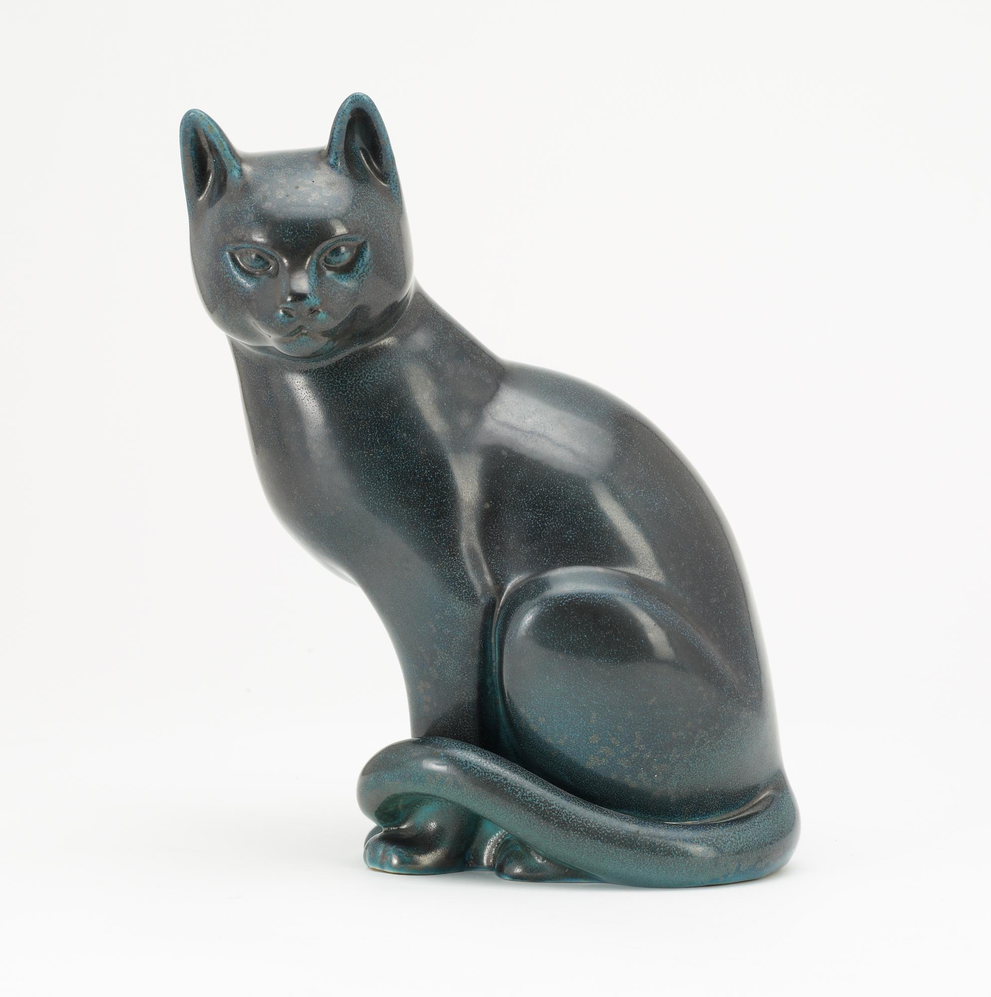 A Gunnar Nylund stoneware figure of a cat, Rörstrand.