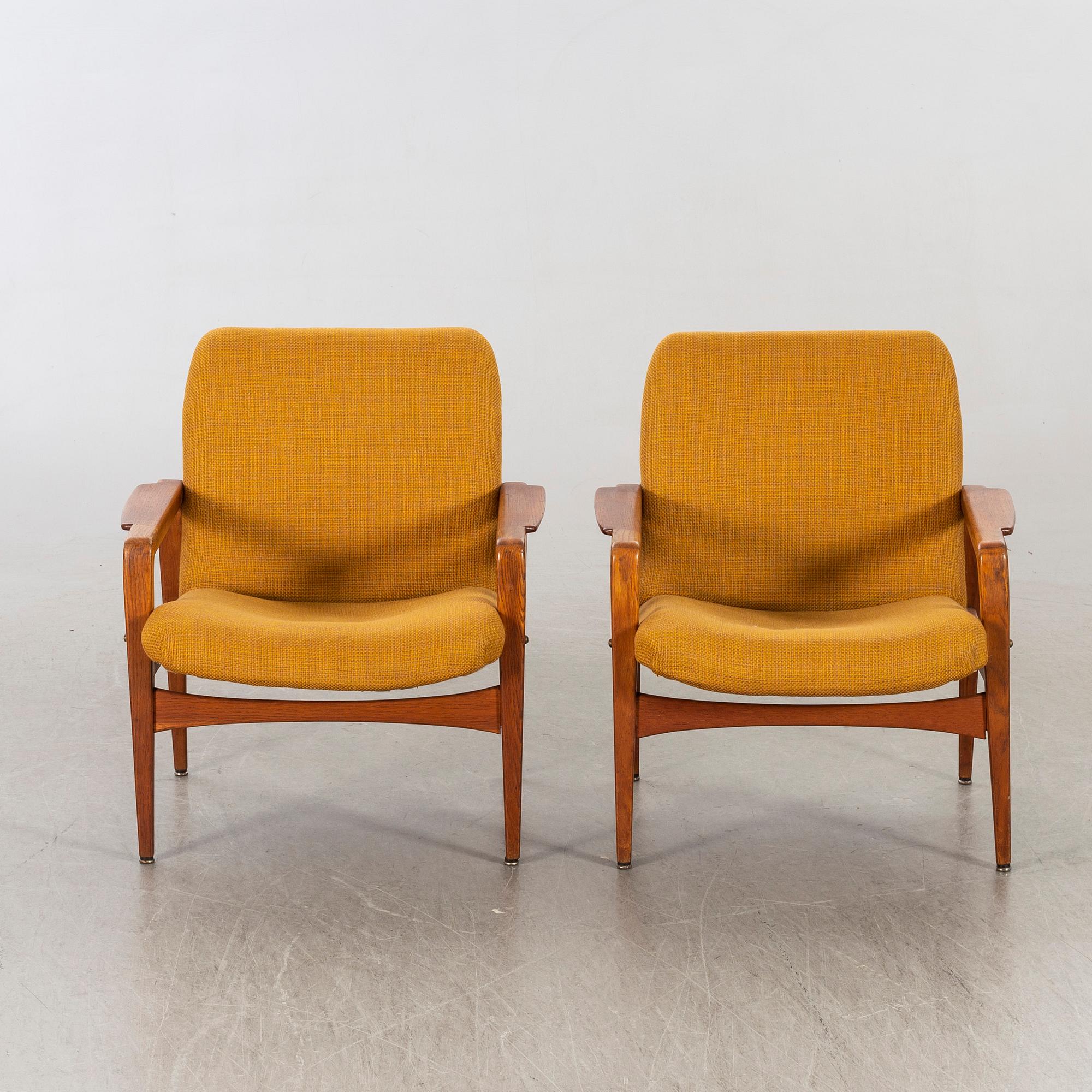 A PAIR OF LOUNGE CHAIRS MID 20TH CENTURY,