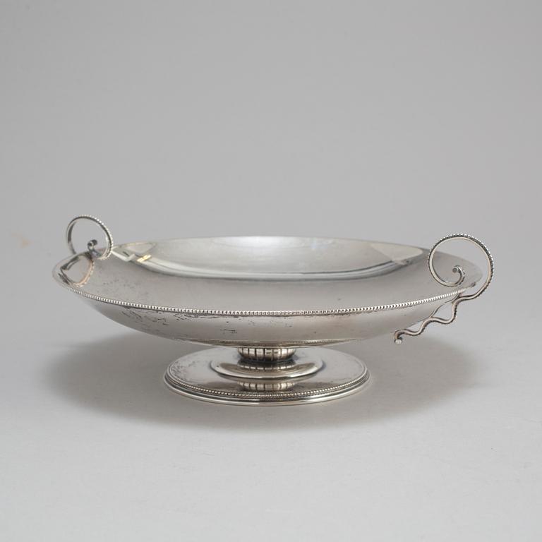 CG HALLBERG, a silver dish from Stockholm, 1933.