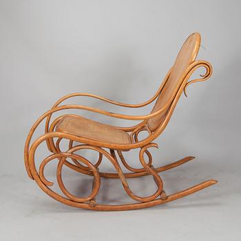 GUNGSTOL, stämplad Thonet, 1900-talets början.