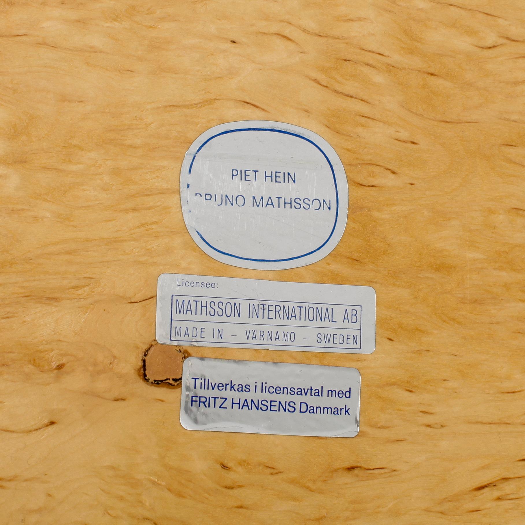 MATBORD, "Superellips", design Bruno Mathsson, Piet Hein. Bruno Mathsson International Värnamo.