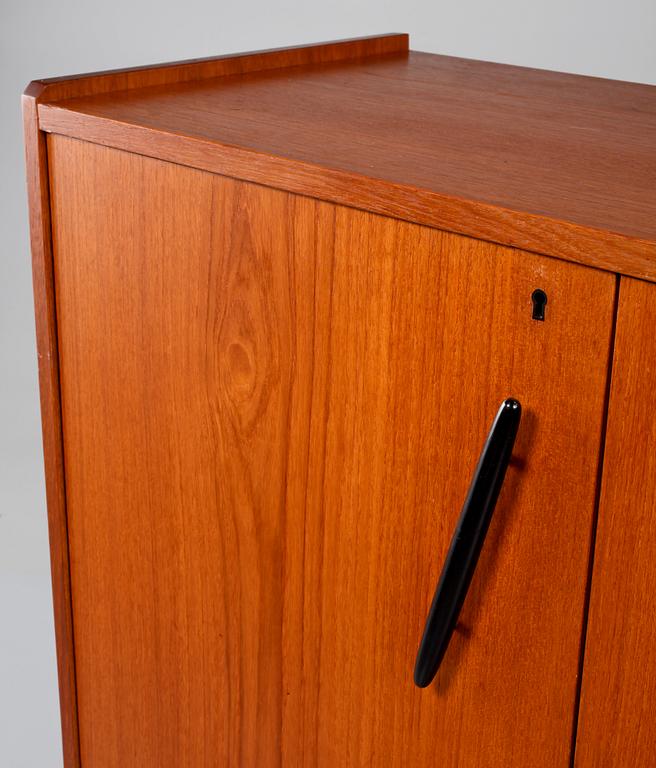 SIDEBOARD, 1900-talets mitt.