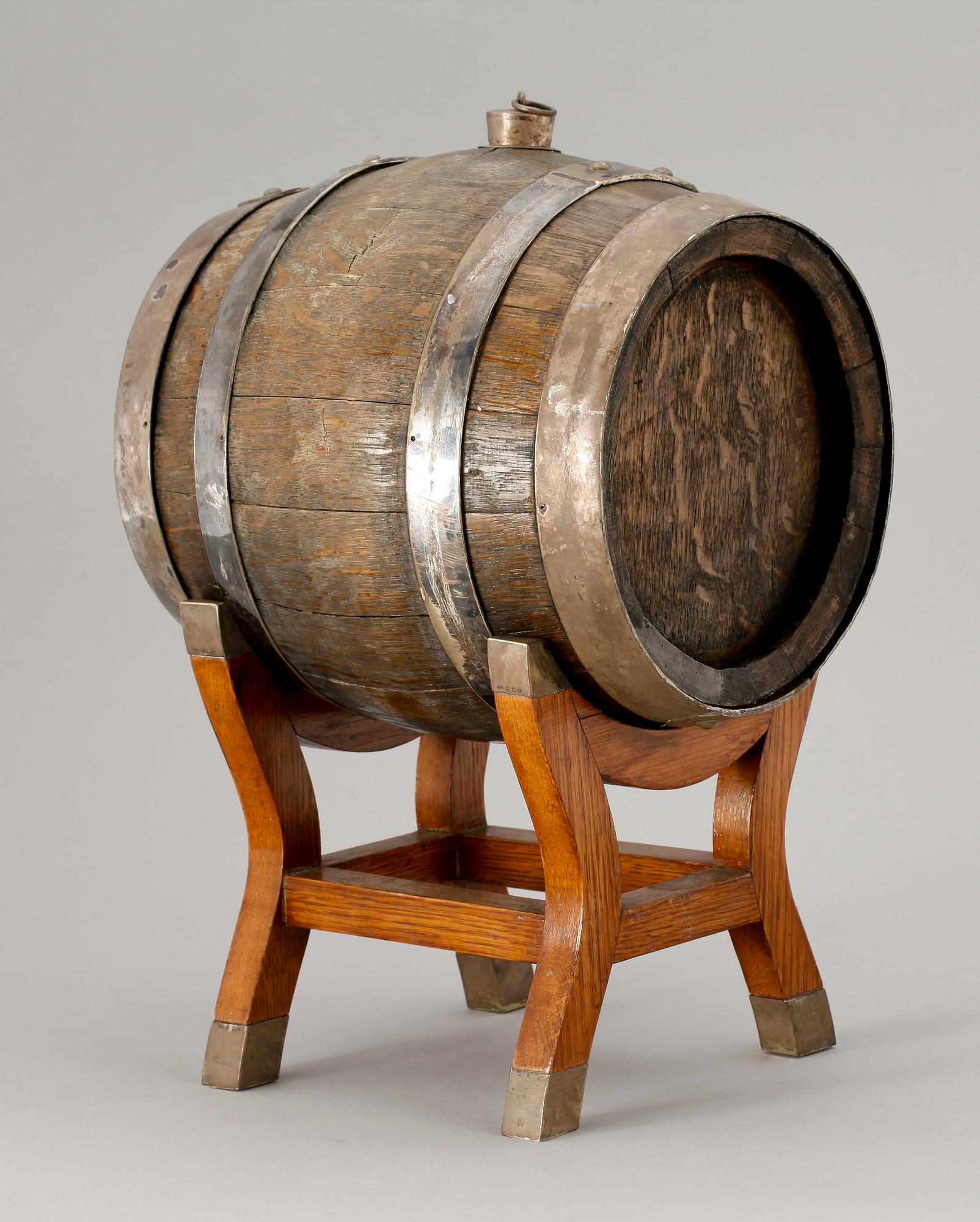 ÖLTUNNA, silverbeslag, CG Hallberg, 1906.