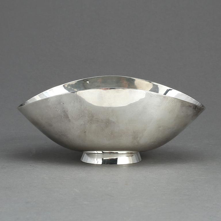 SKÅL, silver, Hélène Gärdfeldt för Hovjuvelerare Carlman AB, Stockholm, 1958. Vikt ca 180,2 g.
