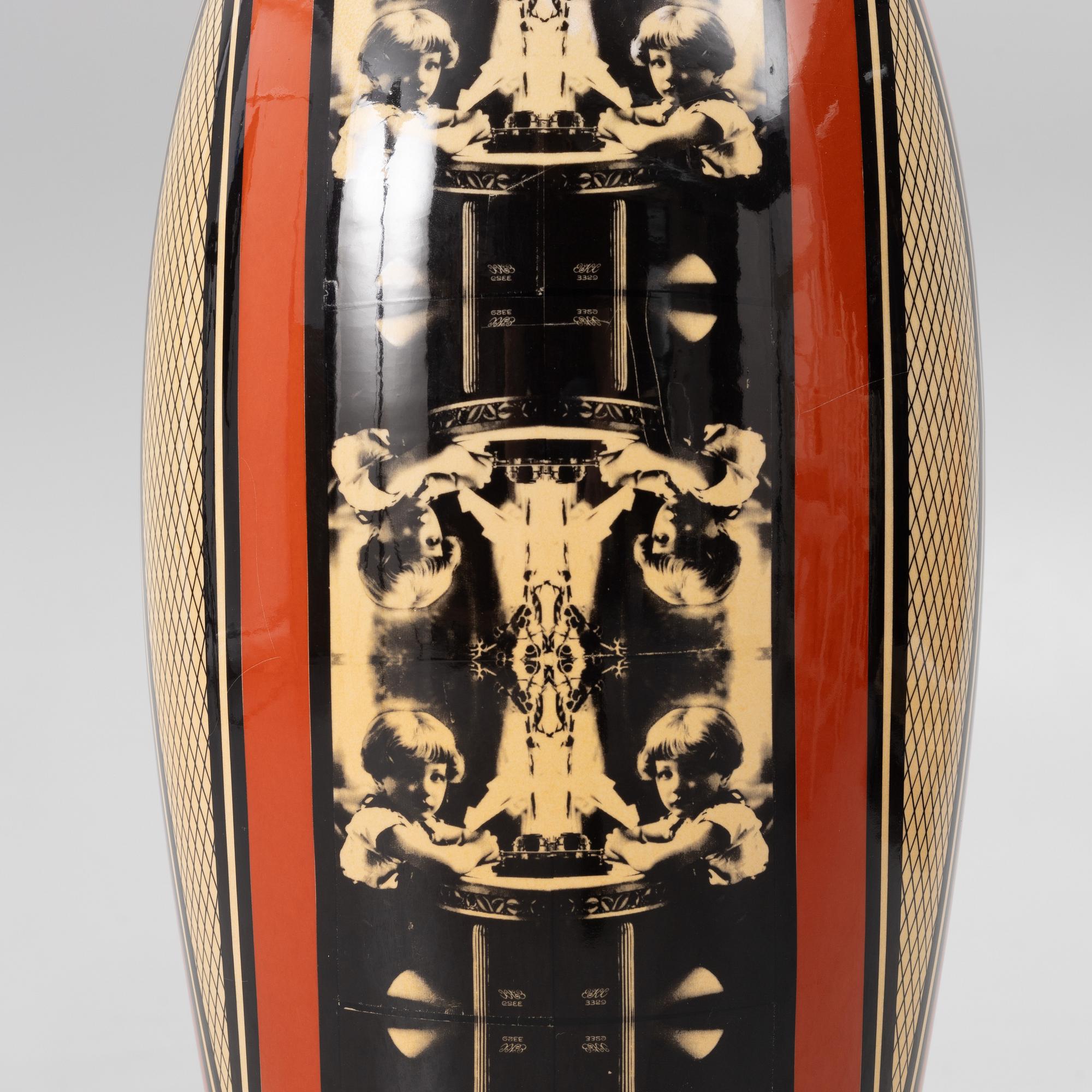 Åsa Lindström, unik golvvas, keramik, Rörstrand, 1992.