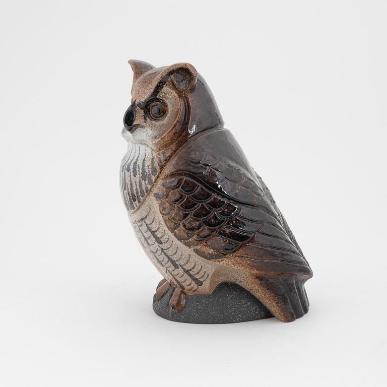 Thomas Hellström, a ceramic sculpture of an owl, Nittsjö, signed.