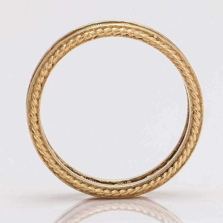 Kalevala Koru, an 18K gold 'Filigree' ring.