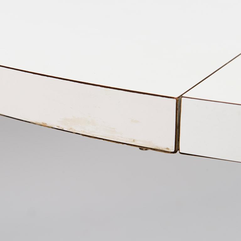 An extendable Thonet dinner table, Austria.