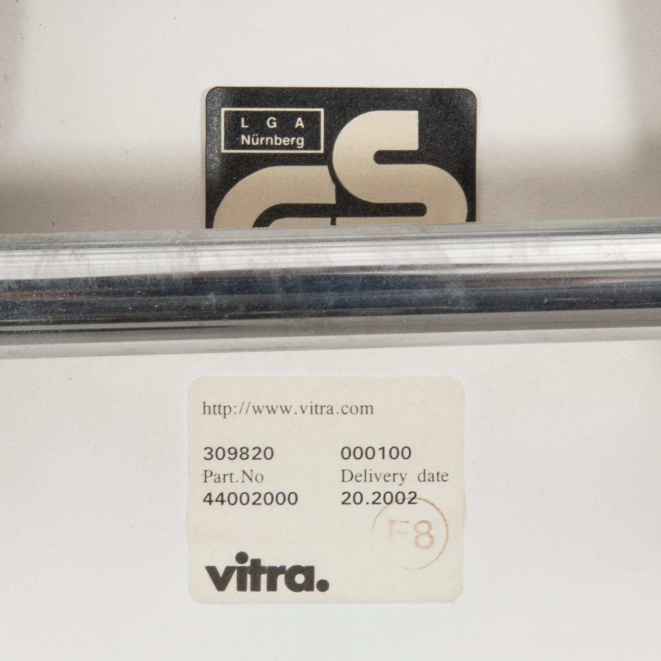 Charles & Ray Eames, stolar 6 st "DSS Plastic side chair" för VItra 2002.