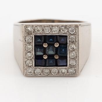 Ring, 14K white gold with sapphires and brilliant-cut diamonds.