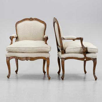 KARMSTOLAR, ett par, snarlika, Louis XV, 1700-talets andra hälft.