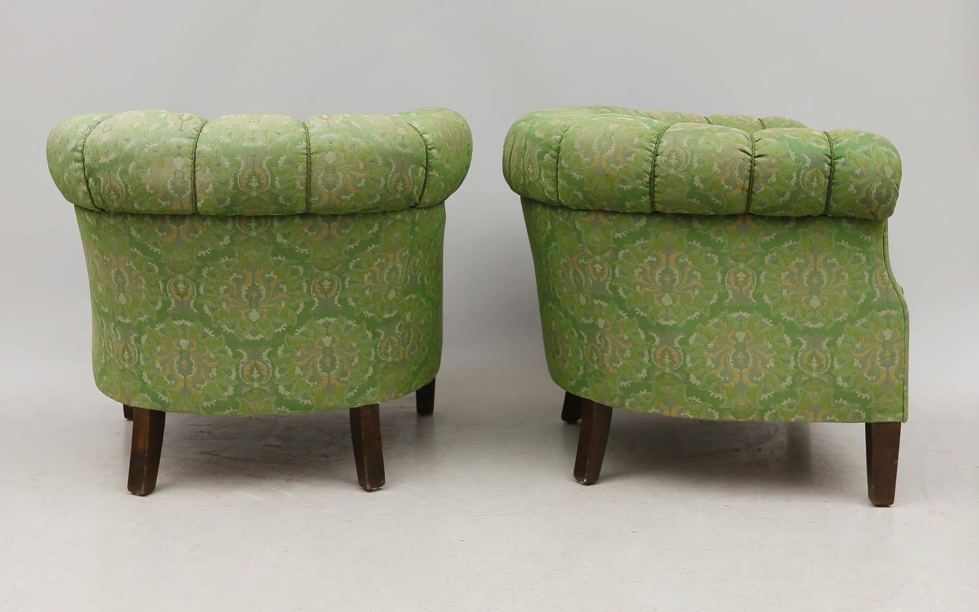 KLUBBFÅTÖLJER, 1 par, 1900-talets första hälft.