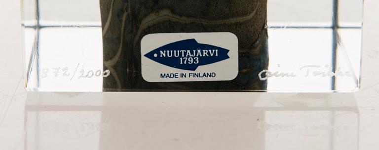 OIVA TOIKKA, AN ANNUAL CUBE, signed Oiva Toikka, Nuutajärvi 1979, numbered 872/2000.