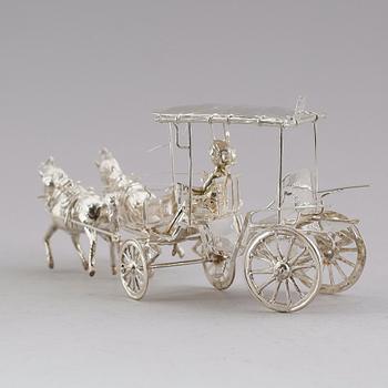 FIGURGRUPP, silver, signerad G Kakojo, orientalisk, 1900/2000-tal. Vikt ca 134 gram.