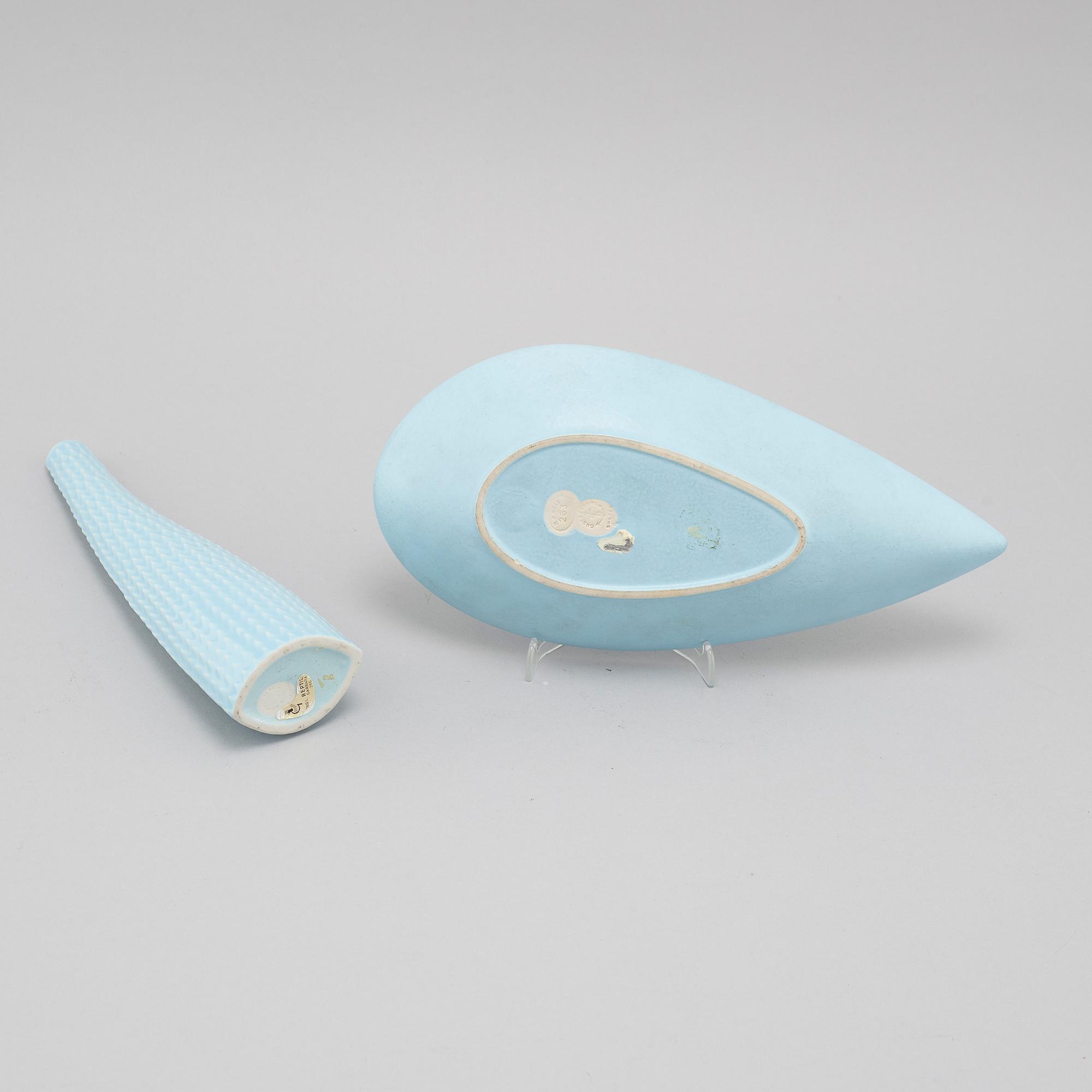 A "Reptil" dish and a vase in stoneware, model 263 and 260, designed by Stig Lindberg for Gustavsberg Studio.