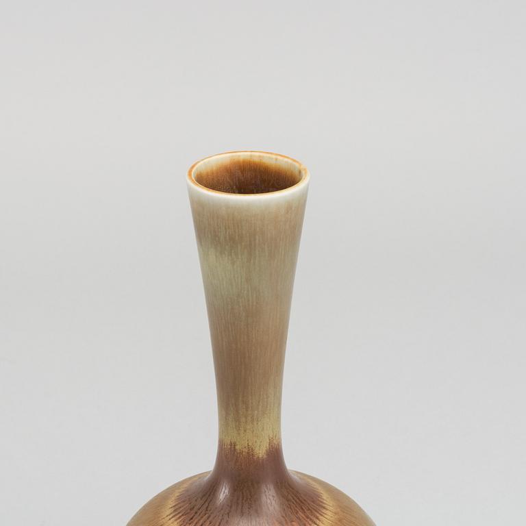 A STONEWARE VASE BY BERNDT FRIBERG FOR GUSTAVSBERGS STUDIO.