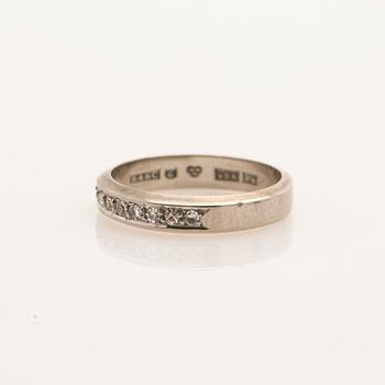 Ring, 18K vitguld med briljanter, K&EC, Göteborg 1965.