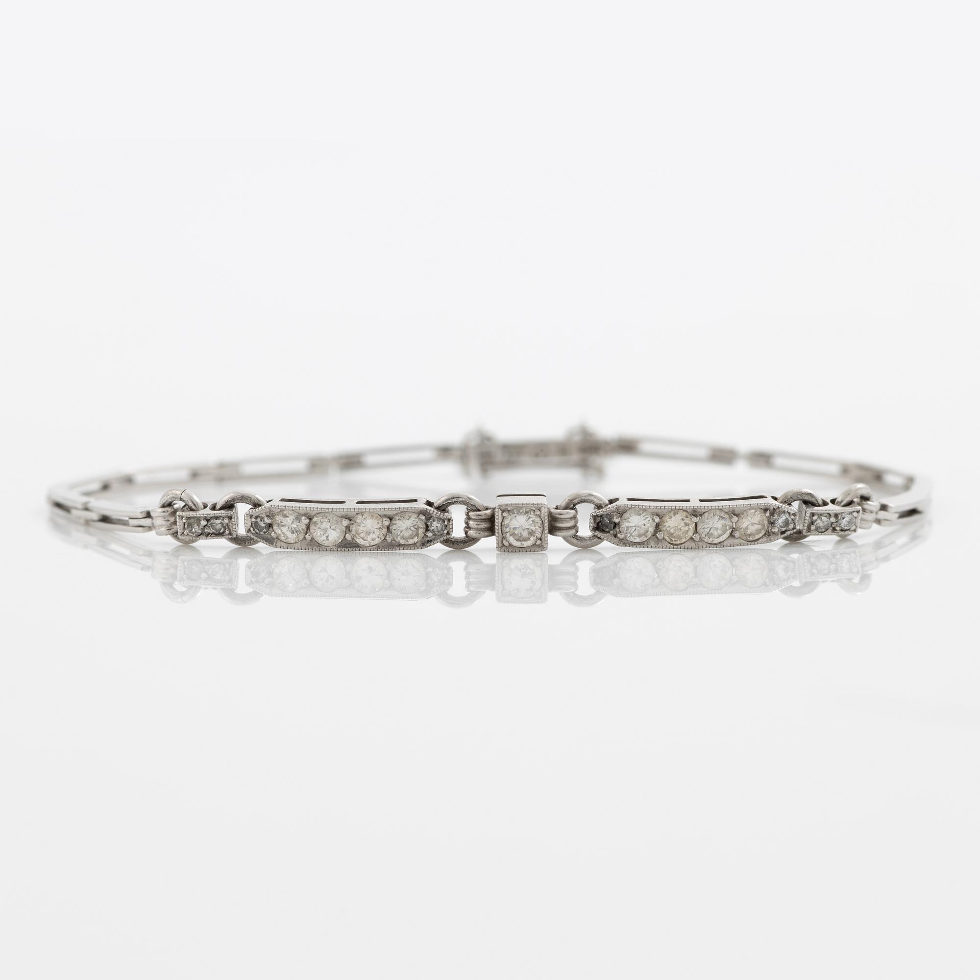Bracelet, 18K white gold with brilliant-cut diamonds.
