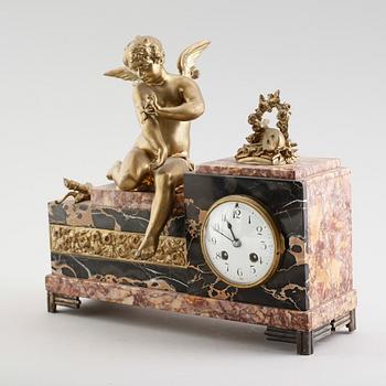 BORDSPENDYL, 1900-talets första hälft.