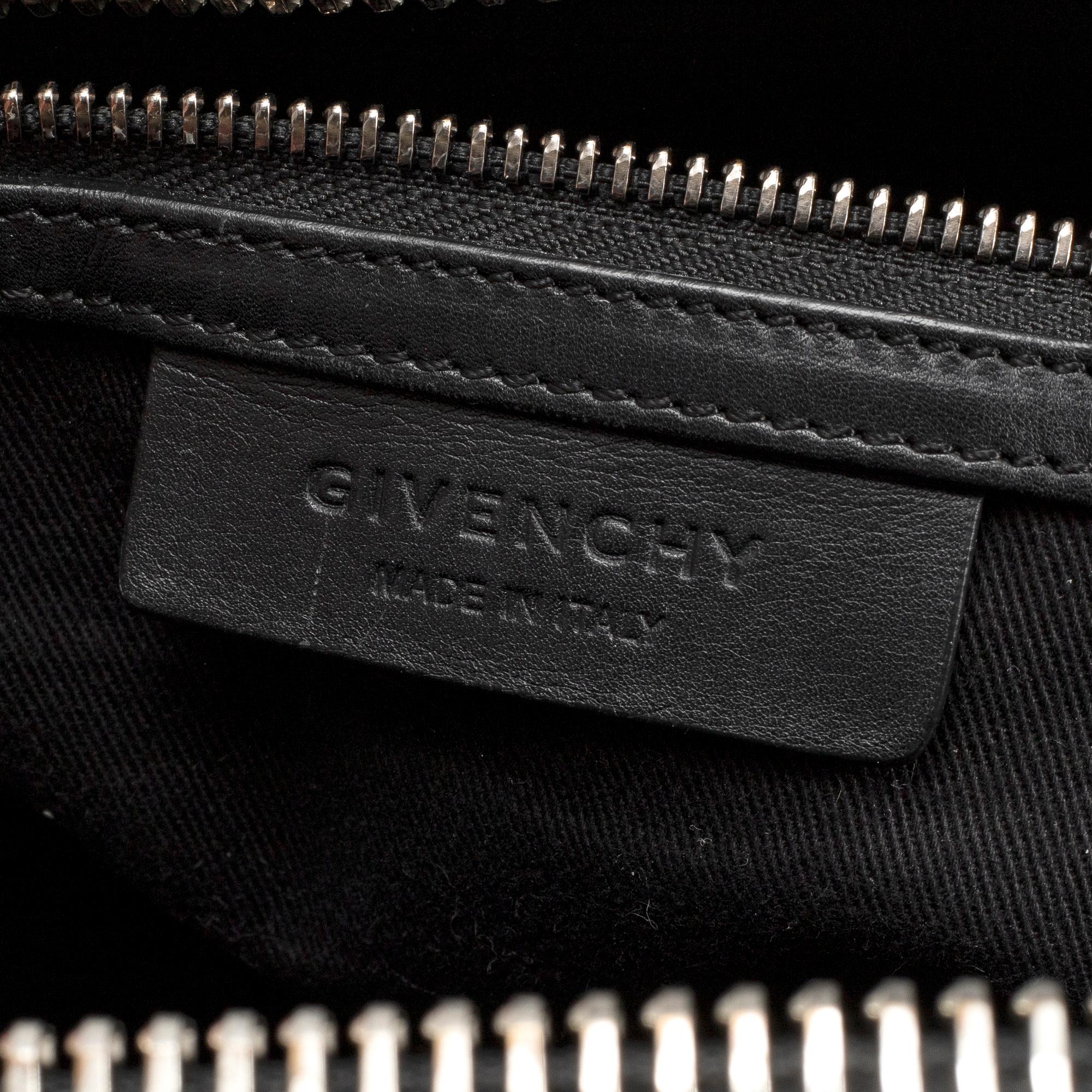 GIVENCHY, "Antigona", bag.