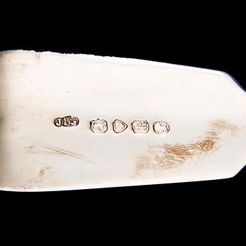 FISKSPADE, silver, London 1845. Vikt 194 g.