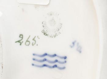 FIGURINER, 2 st, Royal Copenhagen, 1900-talets andra hälft.