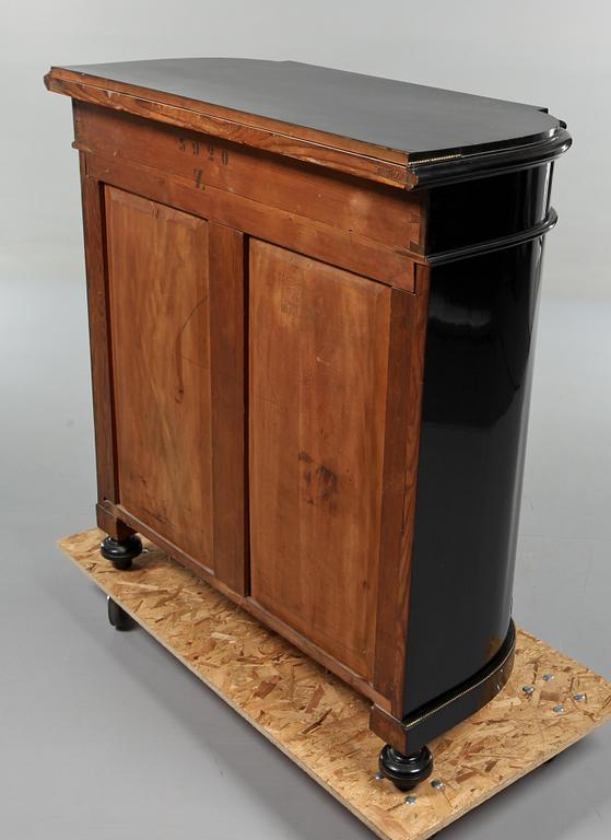 SKÄNK, Louis XVI-stil, Frankrike, omkring 1900.