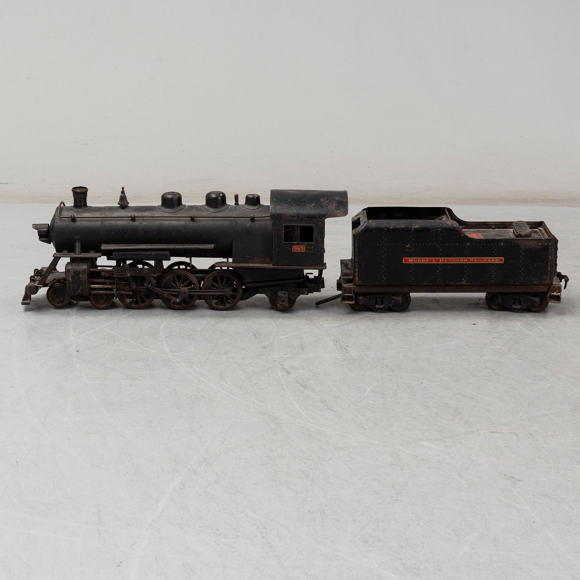 Buddy L Outdoor Railroad 1000 Pacific type locomotive and tender pressed steel Moline USA 1920s. Bukowskis