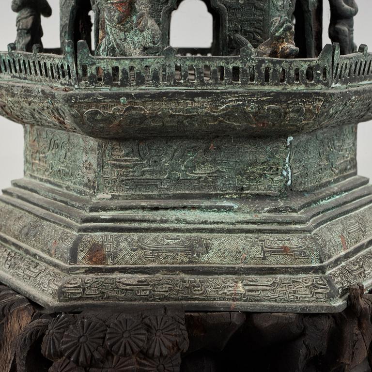 A large bronze pagoda, Qing dynasty (1644-1912).